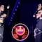 Danna Paola interrumpe concierto para presumir el look de infarto de un fan (VIDEO)