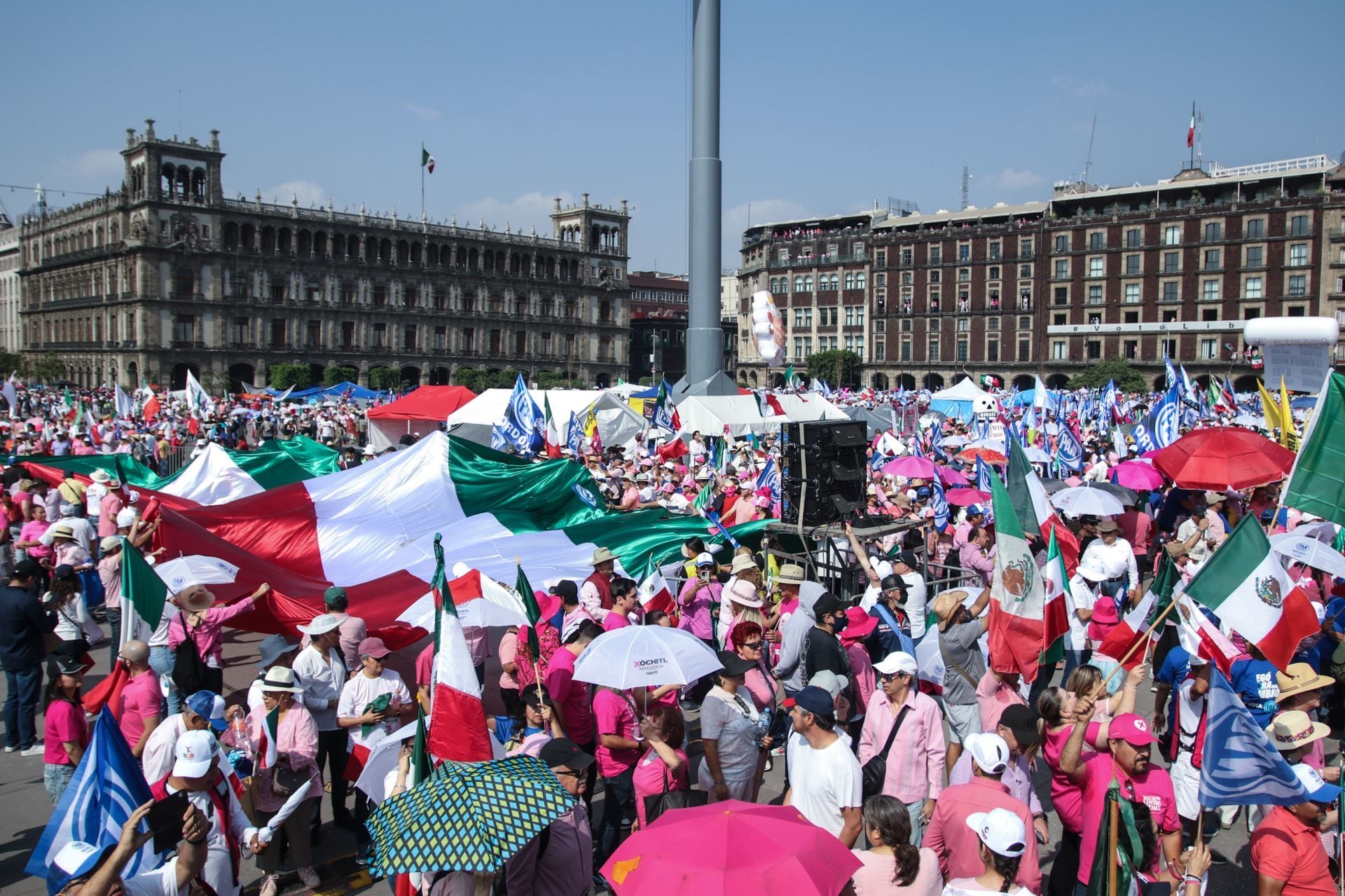Marcha de la Marea Rosa en el Zócalo