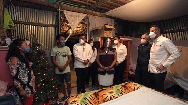 Servicio de luz a familias