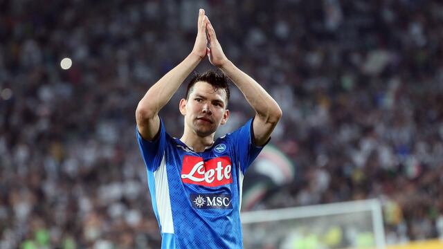 Lozano en un partido con el Napoli