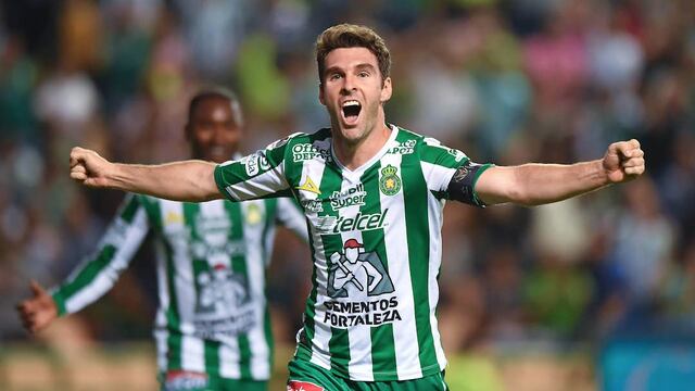 Mauro Boselli celebra gol en Copa MX.