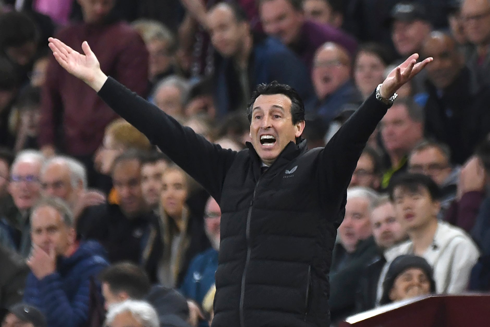 Unai Emery con el Aston Villa.