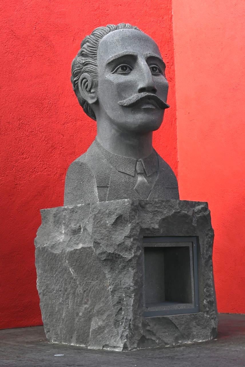 Estatua de Catarino Garza en Matamoros, Tamaulipas