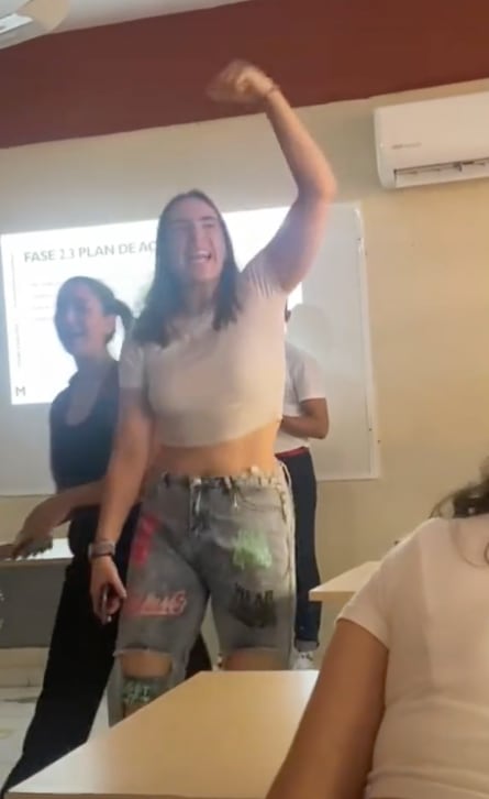 ucraniana pagó 8 mil pesos para naturalizarse mexicana y tuvo el mejor día de su vida