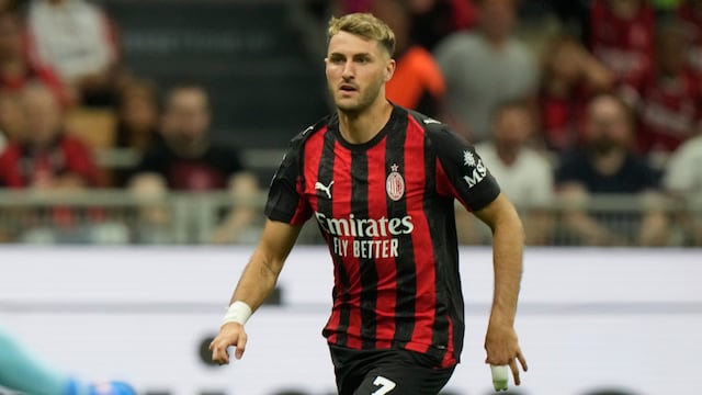 Santiago Giménez en el AC Milan.