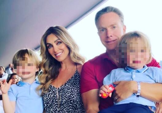 Anahí con su familia