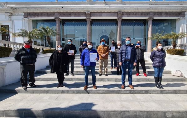 Alfonso Robledo recibe constancia para alcaldía de Guadalupe, NL.