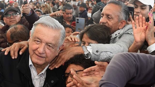 AMLO asegura a sus simpatizantes que a Cuarta Transformación tiene futuro