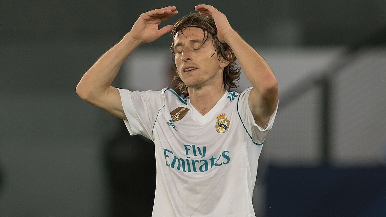 Luka Modric lamenta falla.