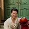 La plática de Andrew Garfield con Elmo que te hará llorar si has perdido a tu mamá