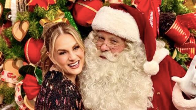 Flor Rubio juto a Santa Claus