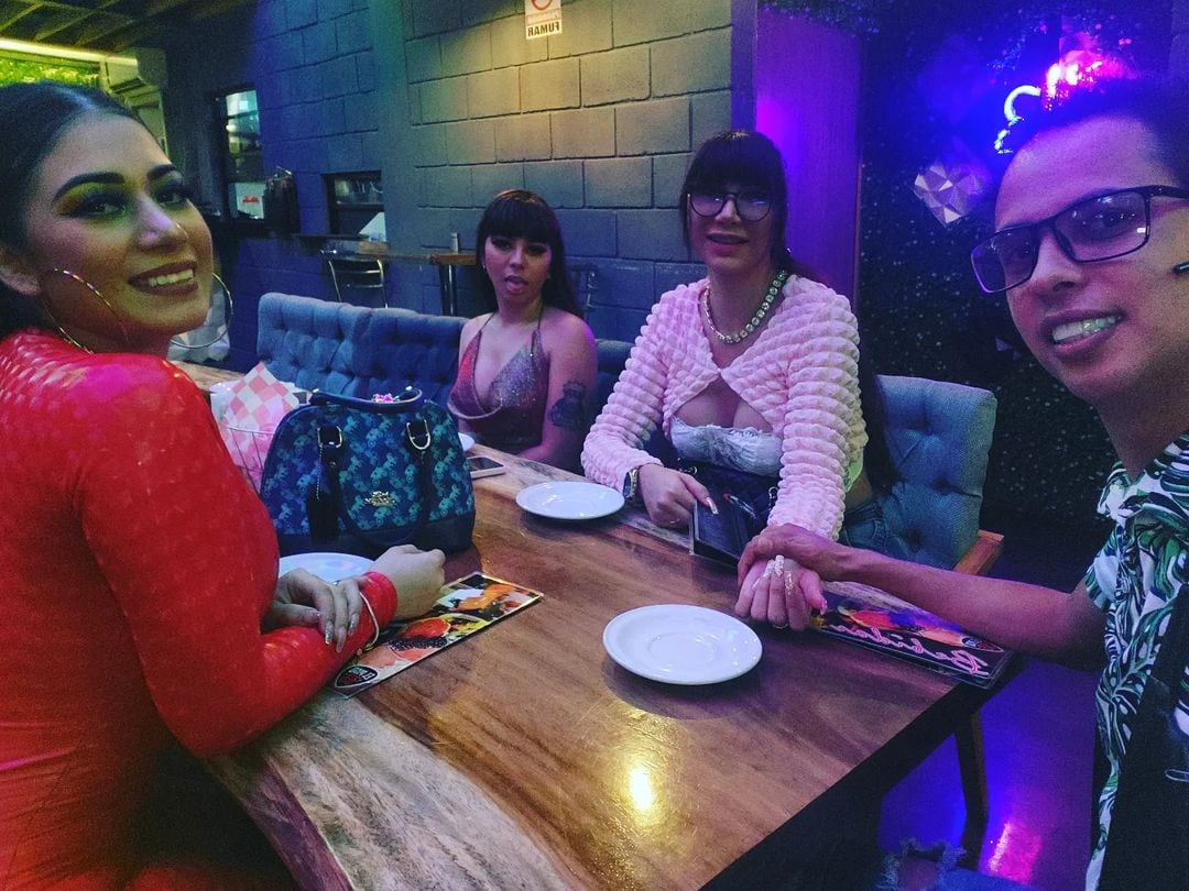 Alex Marín con sus esposas: Giselle Montes, Mía Marín y Yamileth Ramírez
