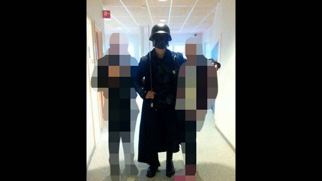 El joven, de 21 años y cuya identidad no se ha dado a conocer, era simpatizante de la ultra derecha y compartía videos de Hitler en su canal de Youtube.