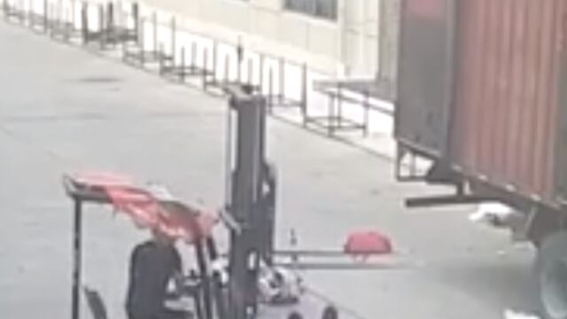 Al parecer, la mujer escuchaba música con audífonos en ambos oídos, lo que está contraindicado al pasear en bicicleta.