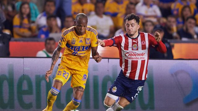Club Tigres vs Club Chivas.