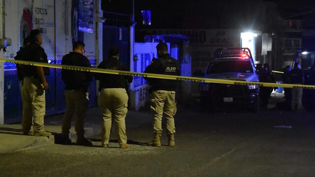 Asesinan a policías en balacera en Guanajuato.