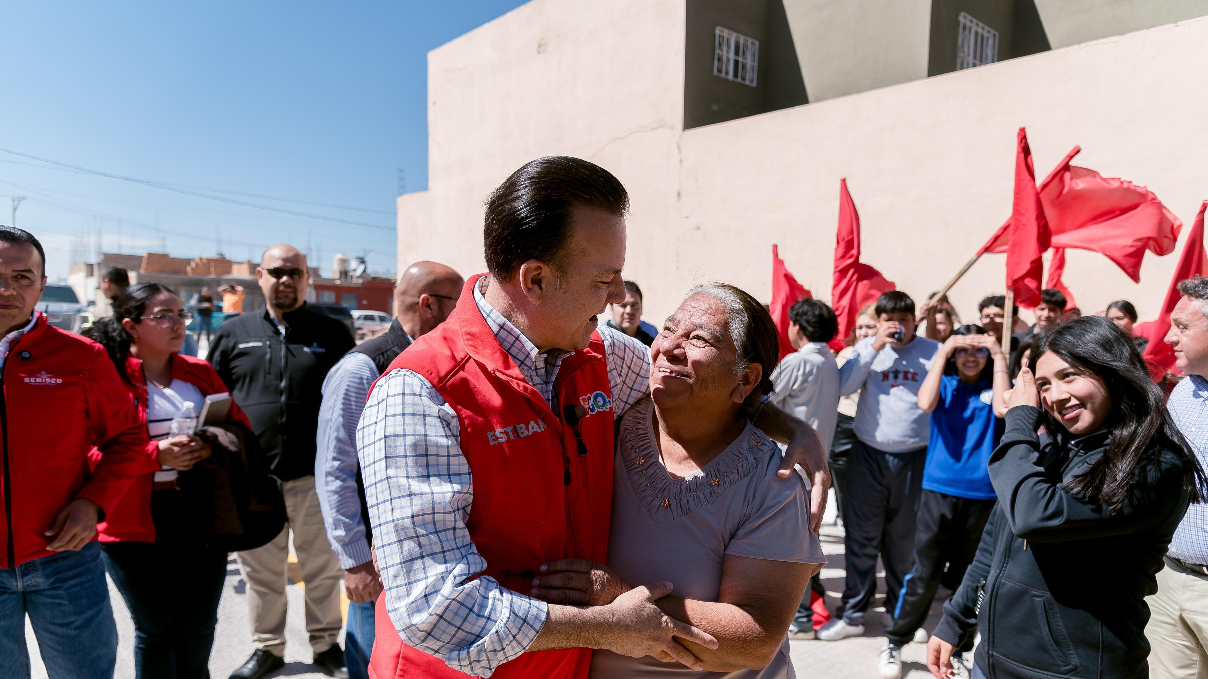 Esteban Villegas reconocido entre los 3 gobernadores mejor evaluados de México