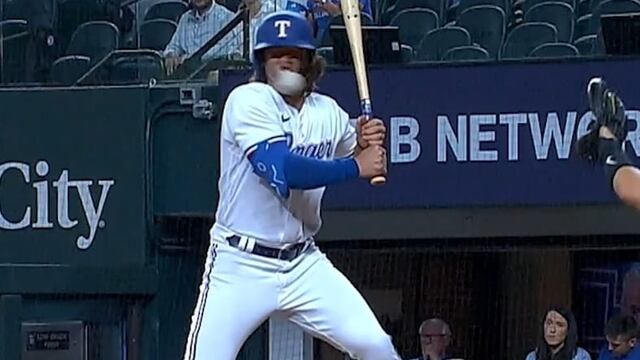 Josh Smith recibe tremendo pelotazo en la cara