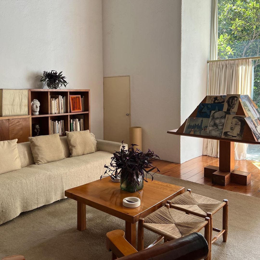 Dua Lipa en la Casa Luis Barragán