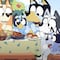 Bluey y Bingo comen barbacoa: Capítulo corto en YouTube y español por el Día Internacional de la Comida Picante
