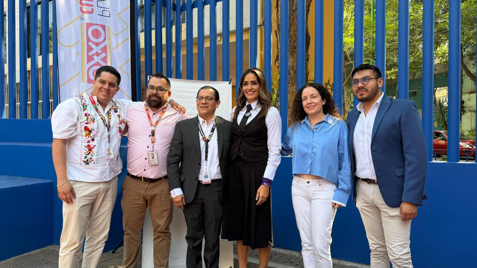 Alessandra Rojo de la Vega rehabilita cancha en Plaza Giordano Bruno en homenaje al rapero Milkman