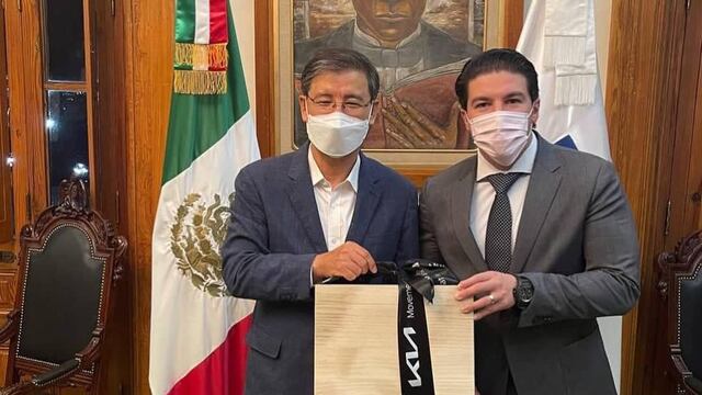 Samuel García y el director de KIA