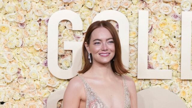Emma Stone en los Globos de Oro 2024.