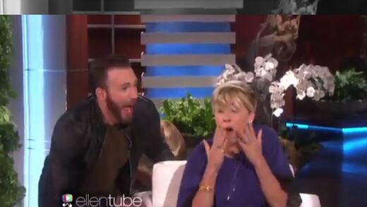 VIDEO: Chris Evans da tremendo susto a Scarlett Johansson en The Ellen DeGeneres Show