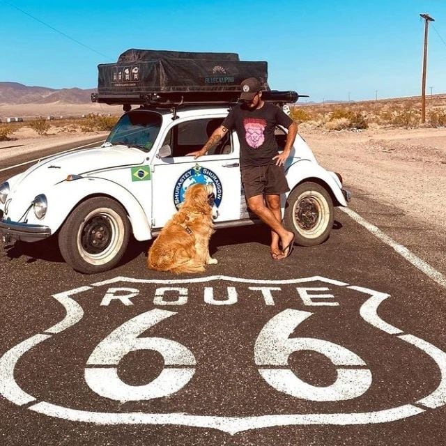 Jesse Koz y su perrito Shurastey
