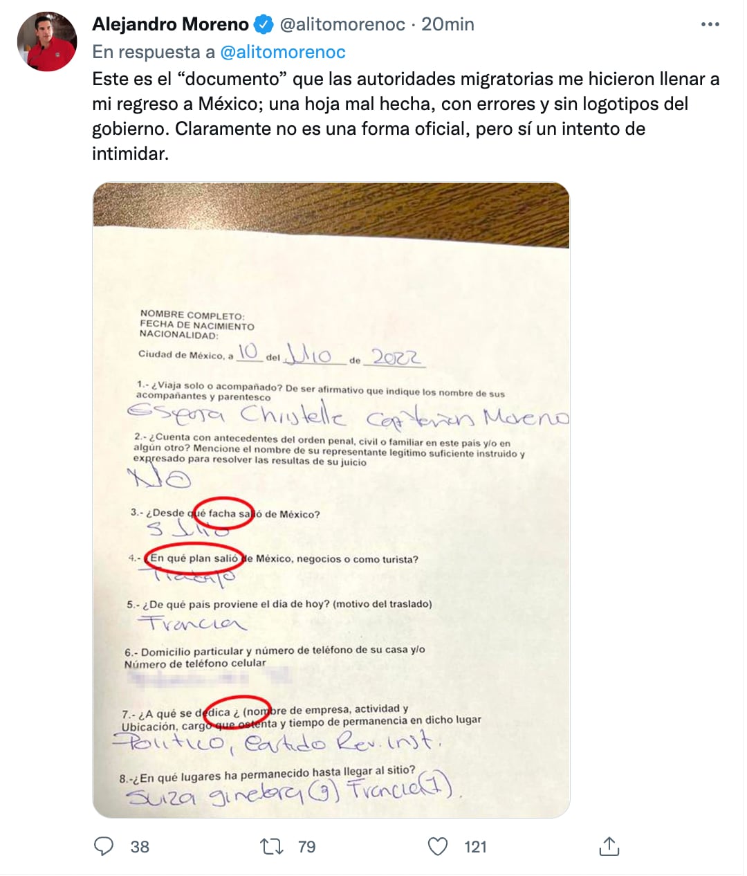 Documento que Alejandro Moreno llenó para las autoridades migratorias