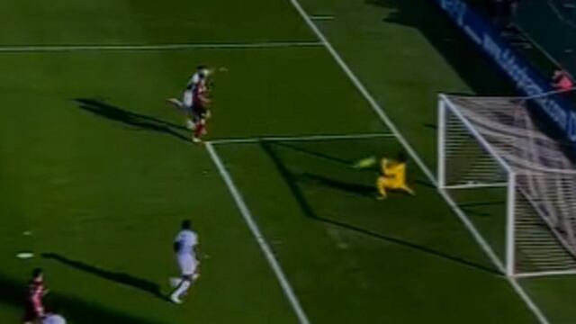 Atajada de Guillermo Ochoa