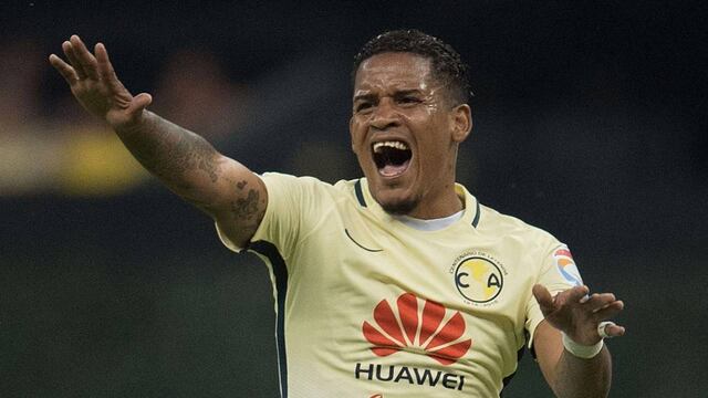 El ecuatoriano con la playera americanista.