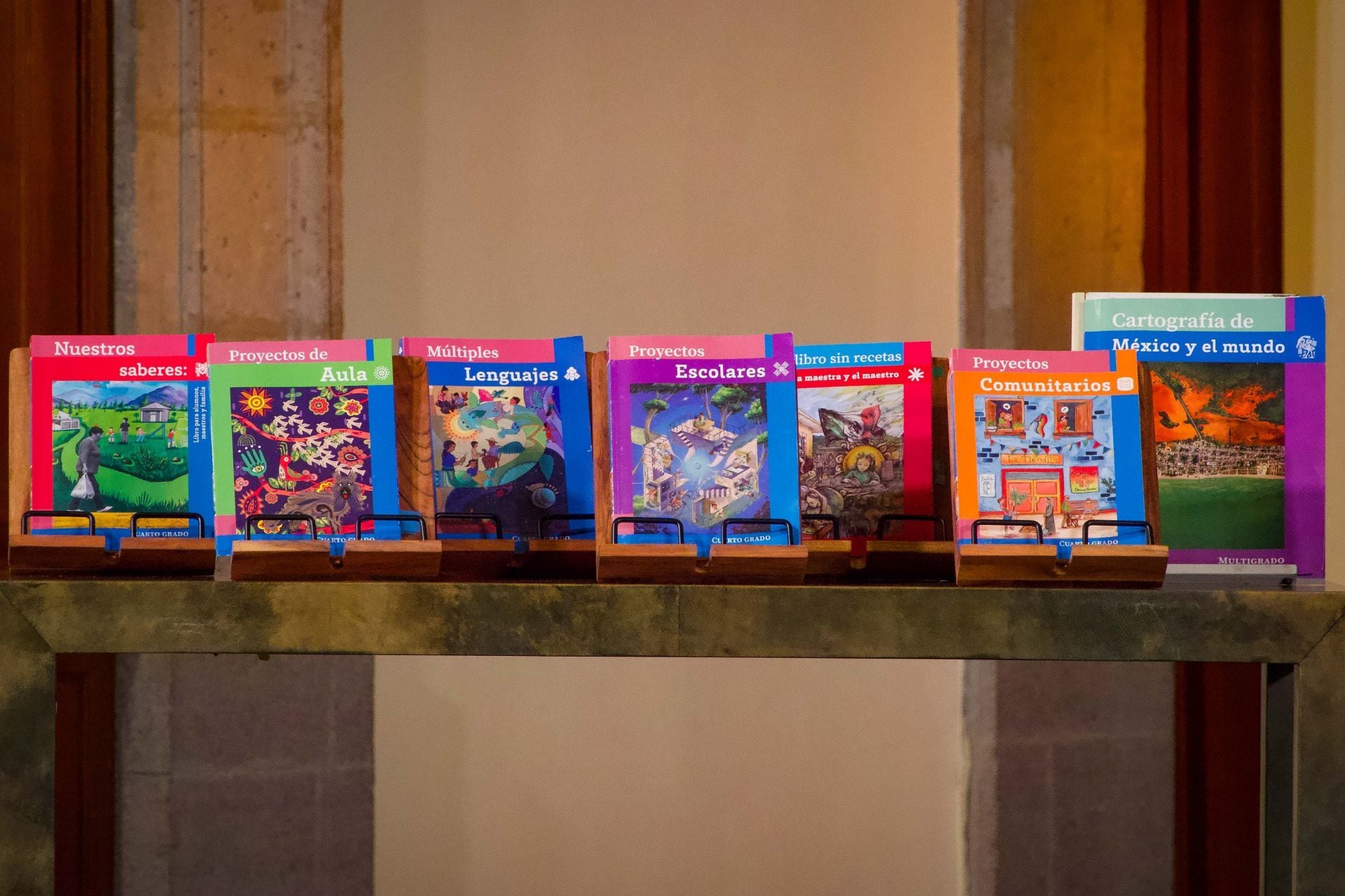 Conferencia vespertina de los nuevos libros de texto de la SEP