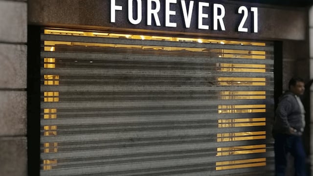 Cierre de tienda Forever 21.