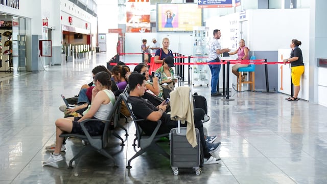 Evelyn Salgado reactiva conectividad con Aeropuerto de Acapulco