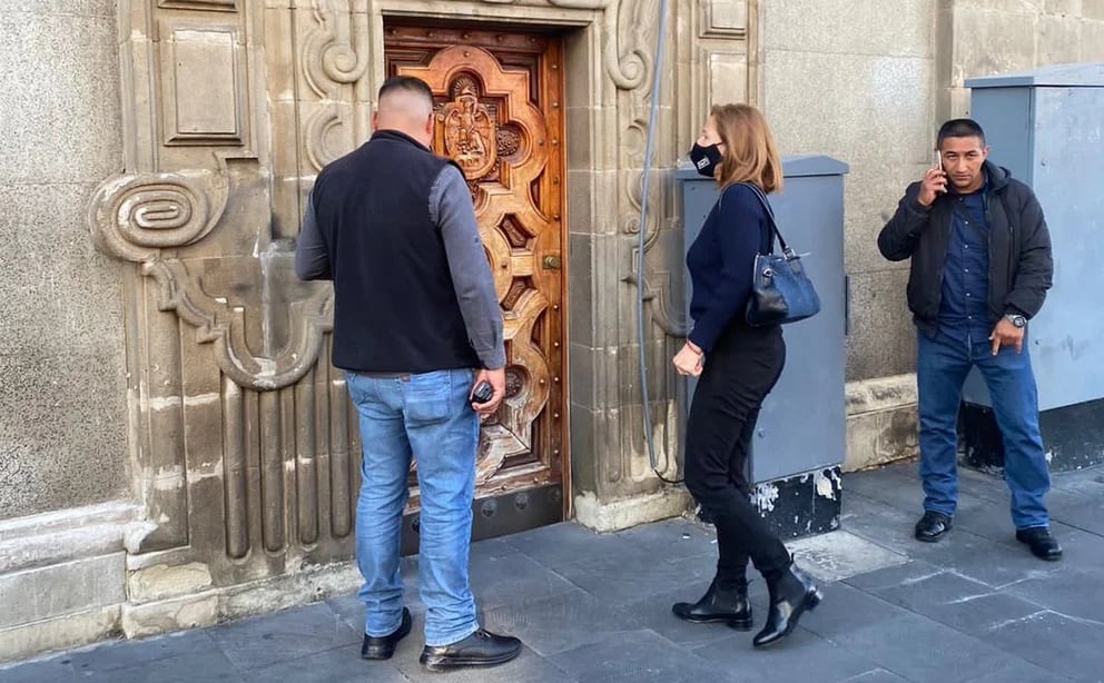 Tatiana Clouthier ingresando a la sede de Gobierno de la CDMX