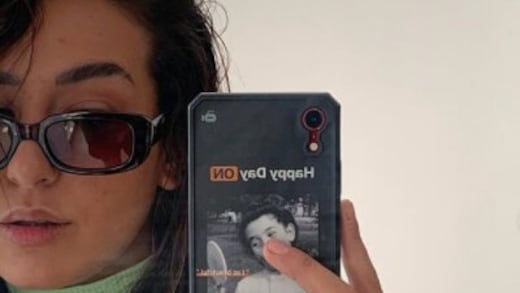 Romina admira a Niurka