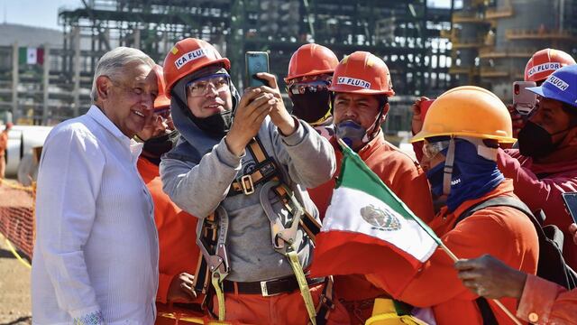AMLO construirá hospital del IMSS en terreno de refinería de Tula