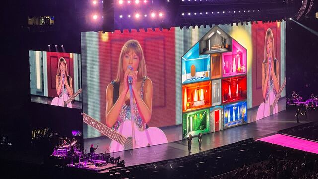 Lego estaría pensando en sacar un set inspirado en la Lover House de Taylor Swift