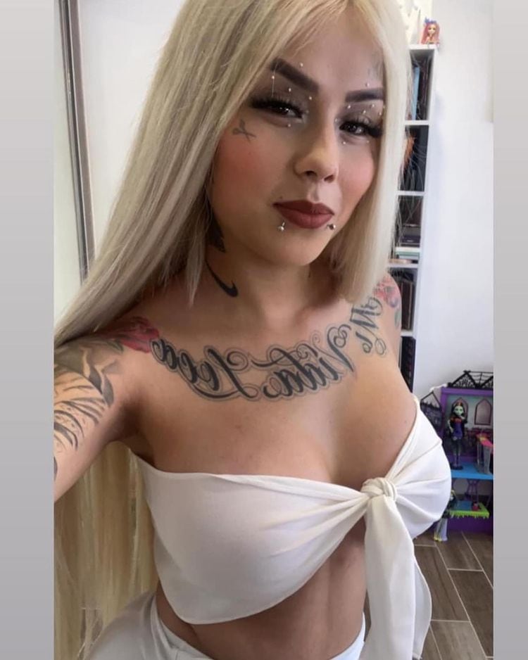 Influencer Mona