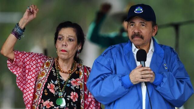 Daniel Ortega y su esposa, la vicepresidenta Rosario Murillo