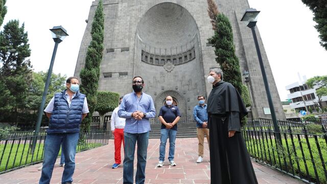 Víctor Hugo Romo de Vivar Guerra.