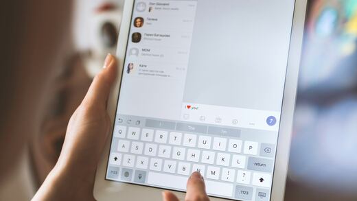 Los grupos de WhatsApp: microdictaduras cotidianas