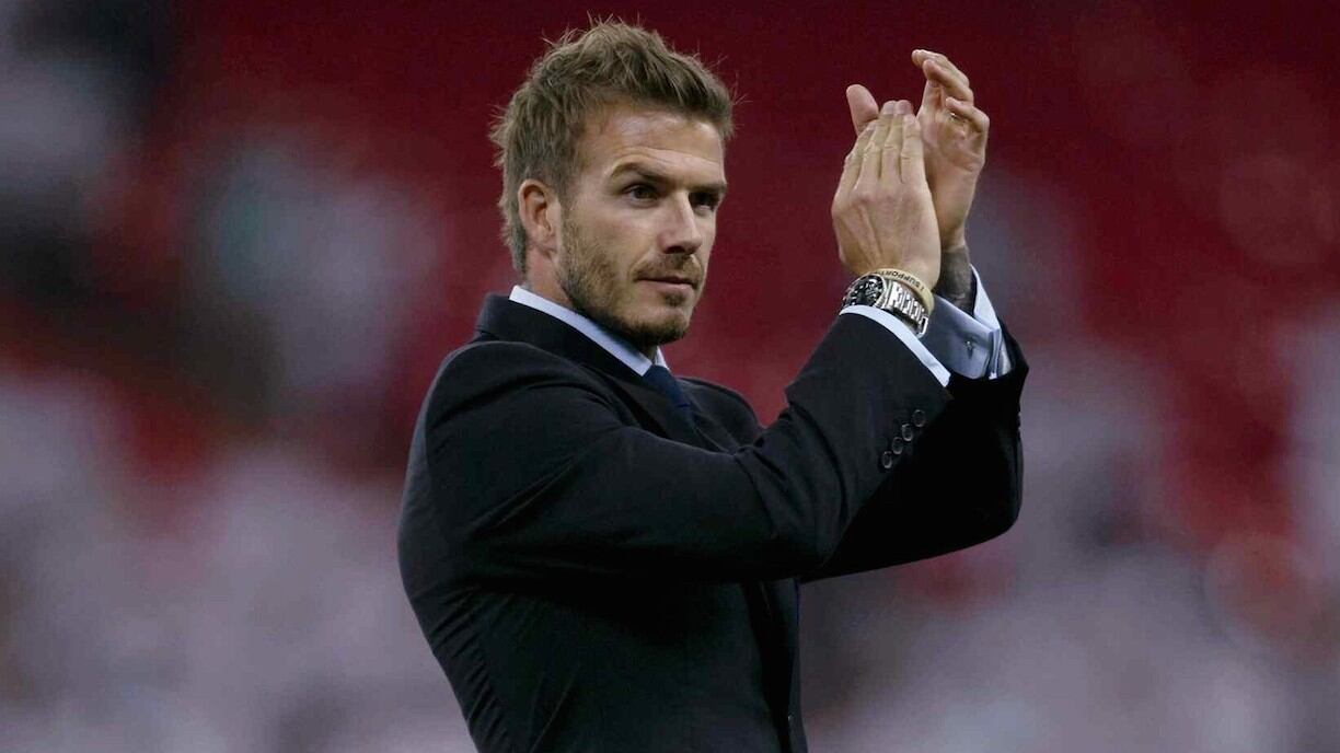 David Beckham demuestra que es un hombre que resuelve y lo hace en bóxers Calvin Klein