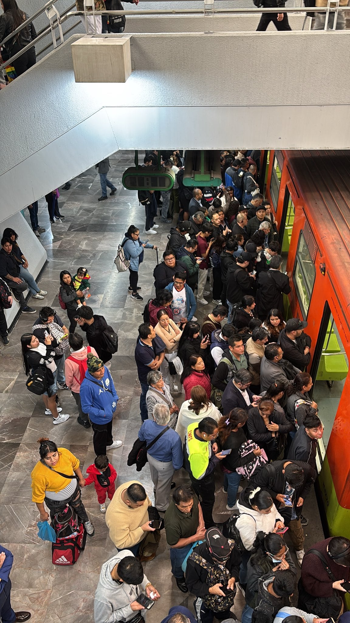 Metro CDMX retiró un tren en Santa Anita de la Línea 8