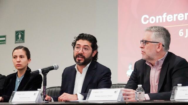 Marath Baruch Bolaños López, secretario del trabajo y previsión social durante conferencia de prensa