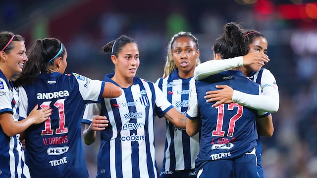 Rayadas se queda con el liderato del Grupo A tras golear a Pumas.