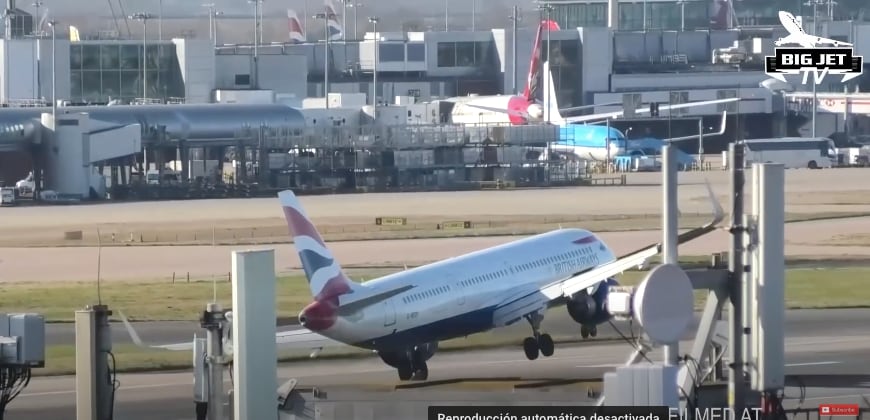 Avión aborta aterrizaje en Londres debido a los fuertes vientos