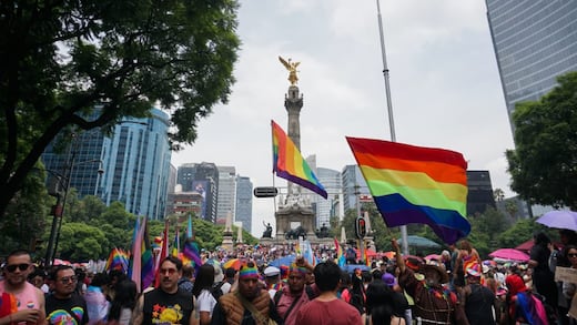 Marcha LGBT sí llegará al Zócalo: así convivirá con protestas y Fan Fest en CDMX