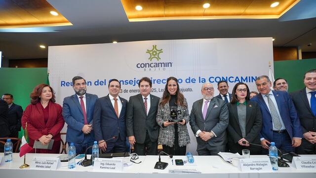 Libia Dennise García en Foro Industrial del Bajío